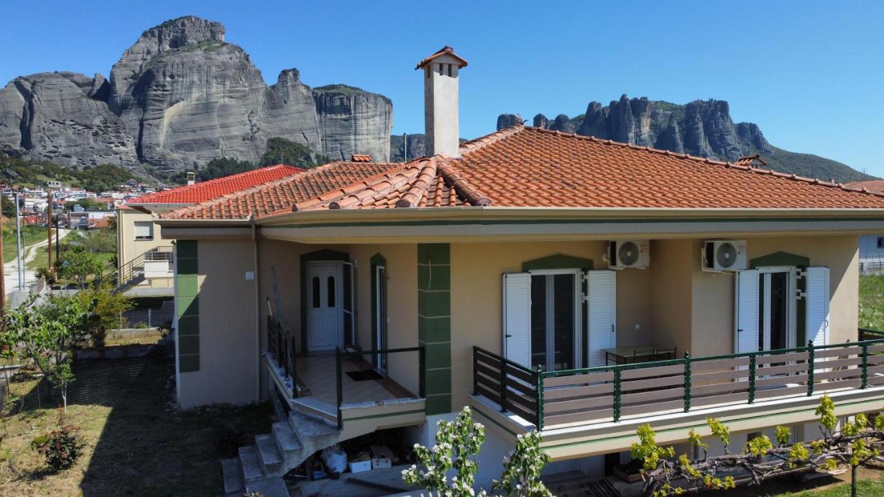 Georgia'S Guesthouse Kalambaka Esterno foto