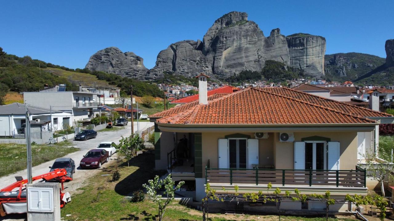 Georgia'S Guesthouse Kalambaka Esterno foto