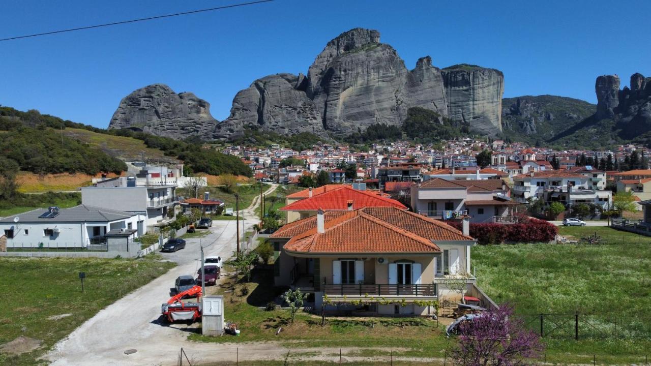 Georgia'S Guesthouse Kalambaka Esterno foto